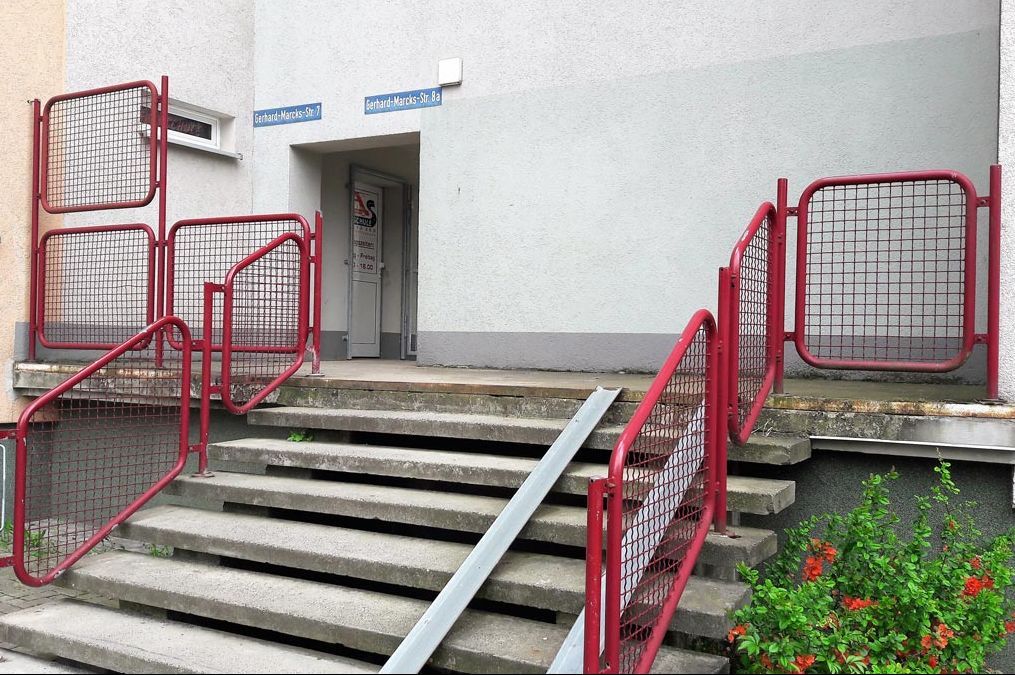Filiale der Fahrzeuge der Fahrschule A. Schwantge aus Halle/ Saale